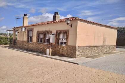 Chalet venta en San Marcos, Almendralejo, Badajoz. 